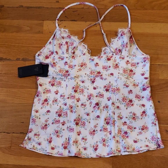 ๐๏ธHOST PICK!!! Guess Floral Rose & Lace Camii Top - Picture 3 of 8